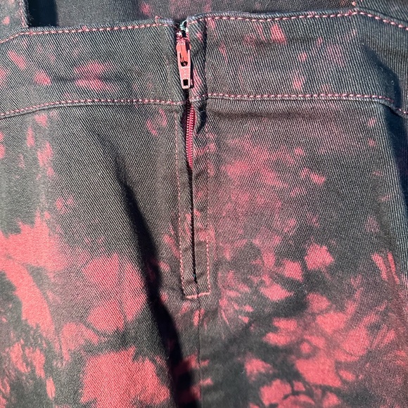 Hot Topic Black & Red Tie-Dye Denim Skirtall Size Small - Picture 4 of 9